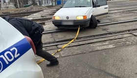 На Полтавщині з-під потяга витягли автомобіль