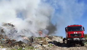 На Полтавщині три відділення гасили пожежу на сміттєзвалищі