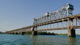 35-річний кременчужанин зістрибнув з Крюківського мосту