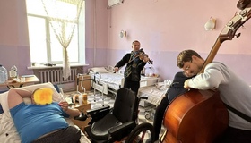 Полтавські музиканти влаштували концерт для пораненого бійця