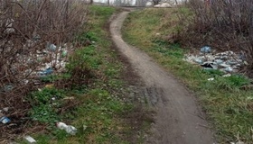 У Глобиному чоловік знайшов живе немовля на смітнику
