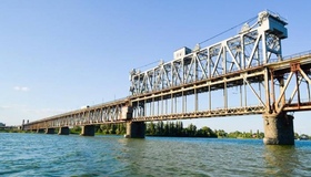 Проїзд Крюківським мостом у Кременчуці перекрито ще на два дні