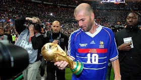 Зинедин Зидан: Лучший игрок чемпионата мира по футболу 1998 года по версии The Football