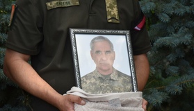 "Рік у російських катівнях": у Пирятині попрощалися із загиблим у полоні воїном