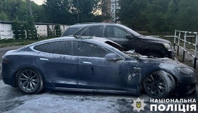 У Полтаві згоріла "Tесла": поліція вважає, що авто підпалили