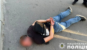 Полтавець накинувся з ножем на правоохоронців
