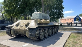 У Полтаві перемістили пам’ятник «Танк Т-34»
