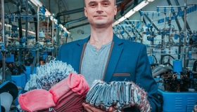 Шкарпетки для ЗСУ: депутат облради "відмивав" державні кошти?