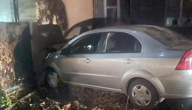 На Полтавщині водійка на швидкості в’їхала у будинок
