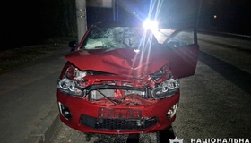 Вночі у Полтаві під колесами авто загинула жінка