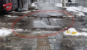 Полтавці скаржаться на неякісний ремонт і покриття на оновлених зупинках