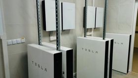 Відділення гемодіалізу в Лубнах оснастили системою Tesla Powerwall для енергозабезпечення