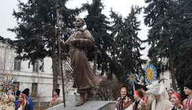 У Полтаві відкрили пам'ятник Сковороді