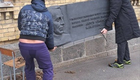 З фасаду педуніверситету демонтували дошку Макаренку