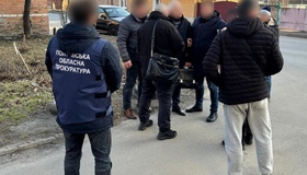 Члена ВЛК на Полтавщині затримали на хабарі в тисячу доларів