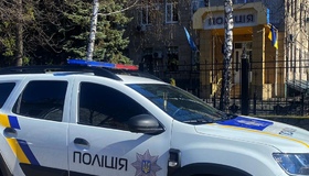 Жінка вдарила ножем свого чоловіка і викликала поліцію