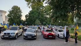 Полтавці вшанували роковини трагедії в Оленівці автопробігом