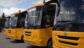 Школам Полтавщини передали ще чотири автобуси