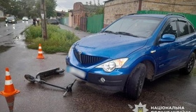 У Полтаві легковик збив  хлопчика на самокаті