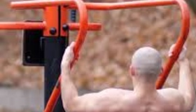 Полтавський школяр готується встановити рекорд України з підтягувань
