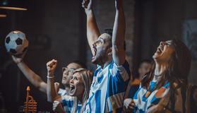 Як підготуватися до перегляду футболу з друзями