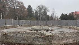 У Полтаві прибирають аварійний фонтан