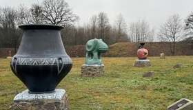 Гігантські артефакти: у Більську на Полтавщині створюють унікальний музей просто неба