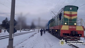 У Копилах 83-річна жінка потрапила під локомотив