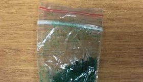 У Полтаві біля навчального закладу виявили наркотики