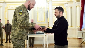 Командир із Полтавщини став першим триразовим кавалером "Хреста бойових заслуг"