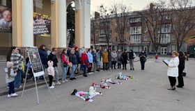 У Полтаві вшанували пам&rsquo;ять загиблих у драмтеатрі Маріуполя