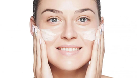 Гель, пінка чи ензимна пудра: чим відрізняються засоби для вмивання обличчя?