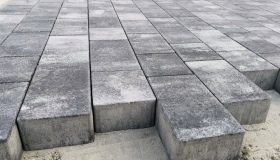 Перекриття руху на розі Решетилівської і Дорошенка подовжили до червня