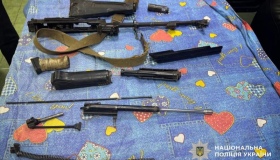 Затримали продавця автоматичної зброї та вибухівки в Кременчуці