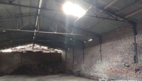 На Полтавщині з даху підприємства впала людина