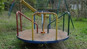 Іржава лотерея: дитмайданчики Полтави потребують негайної реновації
