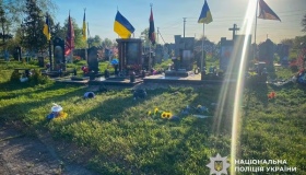 У Миргороді вандали пошкодили могили захисників України
