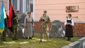 У Полтаві вшанували Симона Петлюру за участі військових
