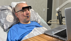 Полтавець навчився керувати комп'ютером за допомогою голови й зубів