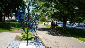 У Пирятині пошкодили інсталяцію "Дерево світла та надії"
