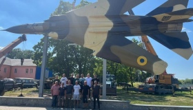 У Полтаві встановили унікальну музейну експозицію з винищувачем МіГ-23