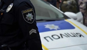 У центрі Полтави помітили чоловіка зі зброєю: поліція проводить перевірку