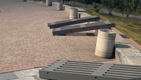 Біля Білої альтанки у Полтаві встановили  десять нових лавок