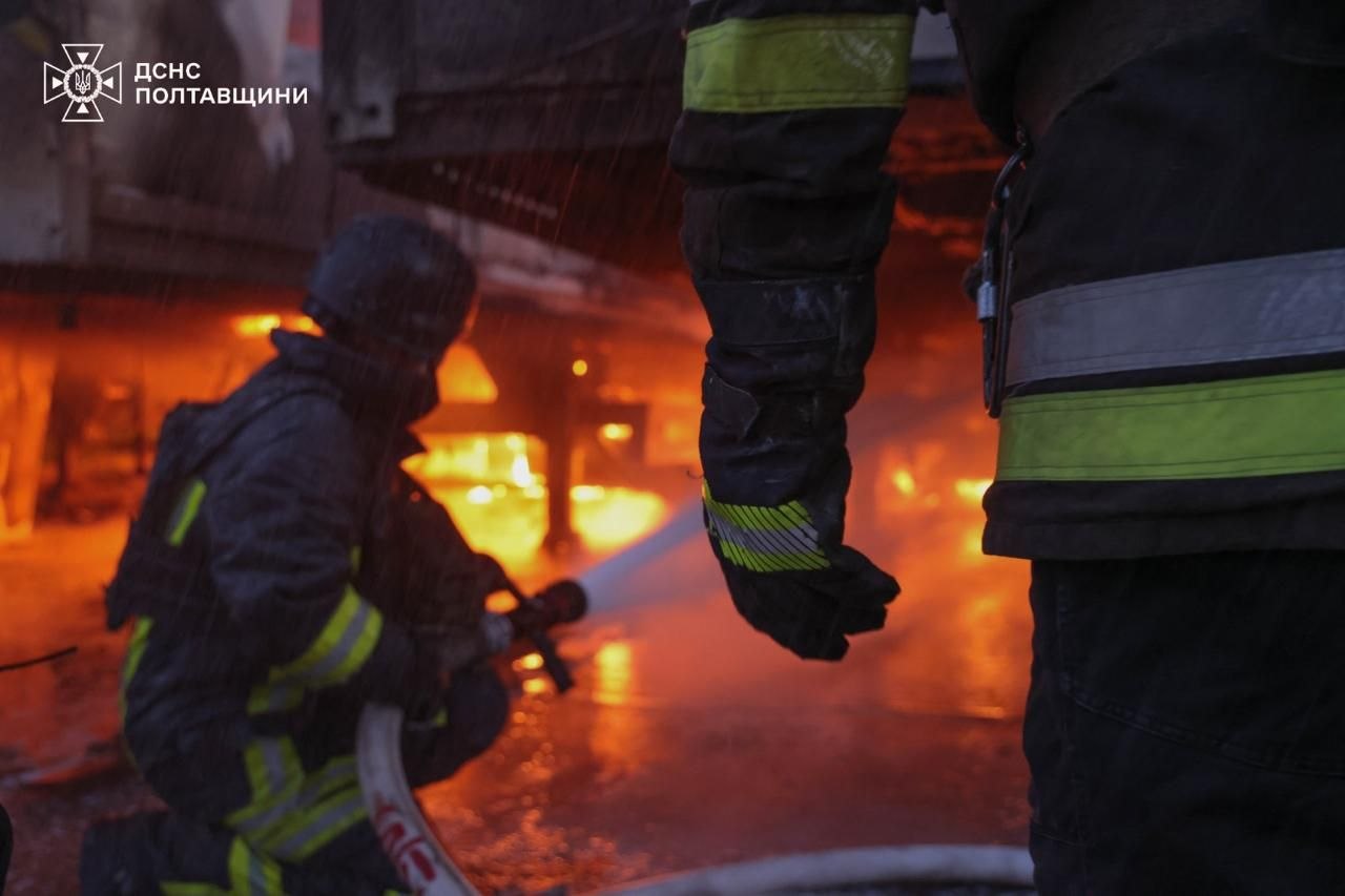 Понад  триста людей ліквідовували наслідки ракетної атаки в Полтаві