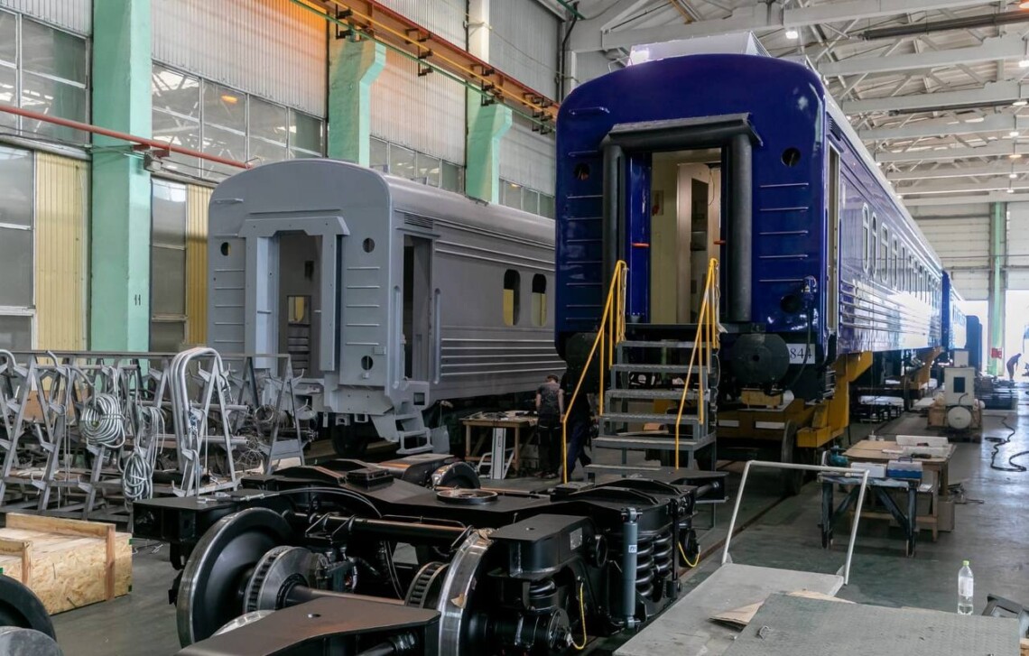 Укрзалізниця замовила Крюківському вагонзаводу 92 нові пасажирські вагони