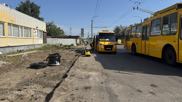 У Полтаві облаштовують п&rsquo;ять нових зупинок